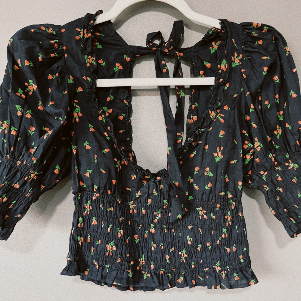 ✨NEW✨ URBAN OUTFITTERS Puff Sleeve Top - Picture 2 of 9